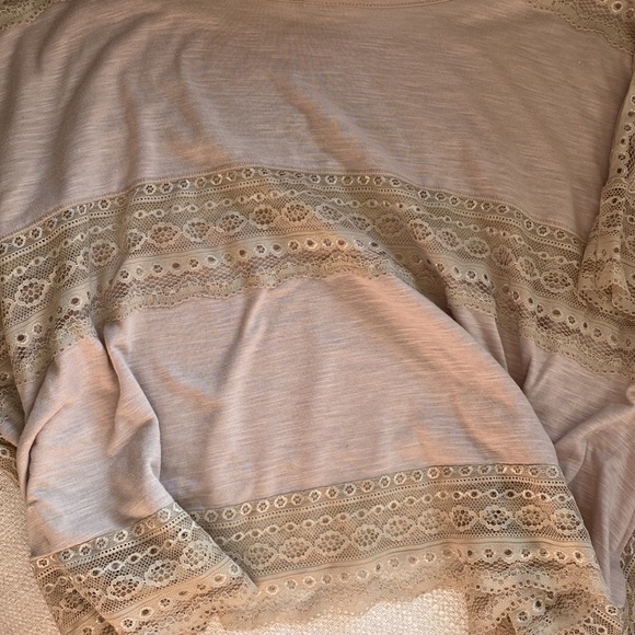 Boxy lace FP top - Picture 4 of 6